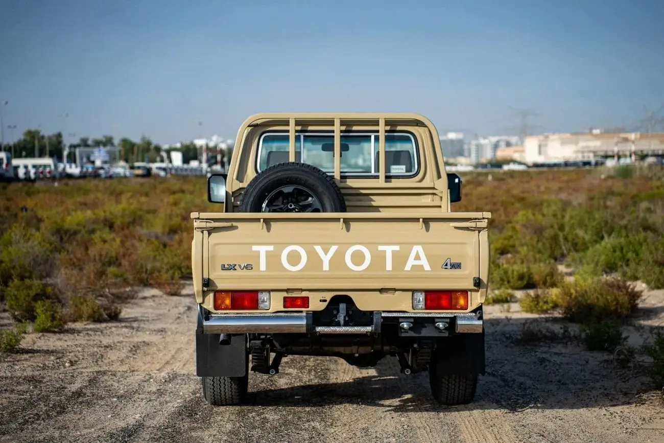 Toyota Land Cruiser Pick Up 2025