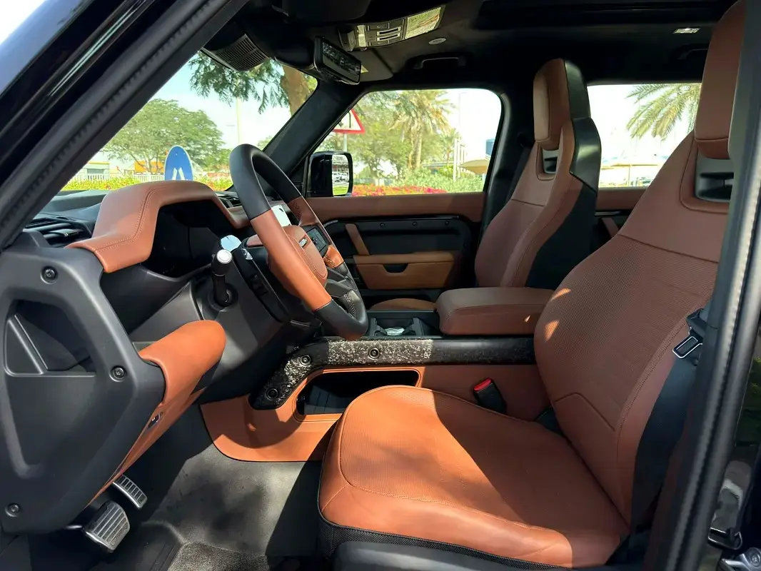 لاند روفر ديفندر 2026 5L