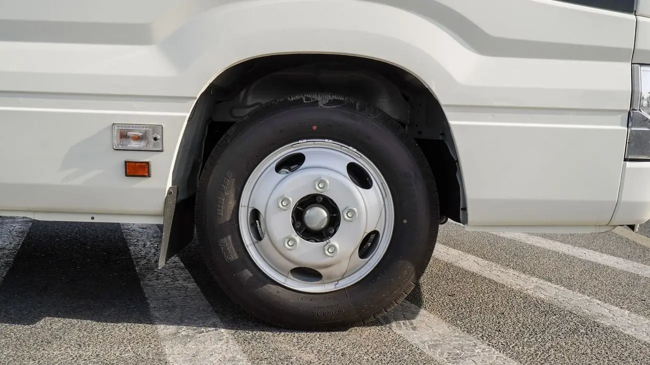 Toyota Coaster 2025 2.7L