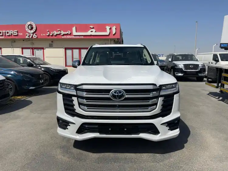Toyota Land Cruiser Middle East Buyer’s Guide 2026: Trims, Features, Ownership Tips & Best Use Cases