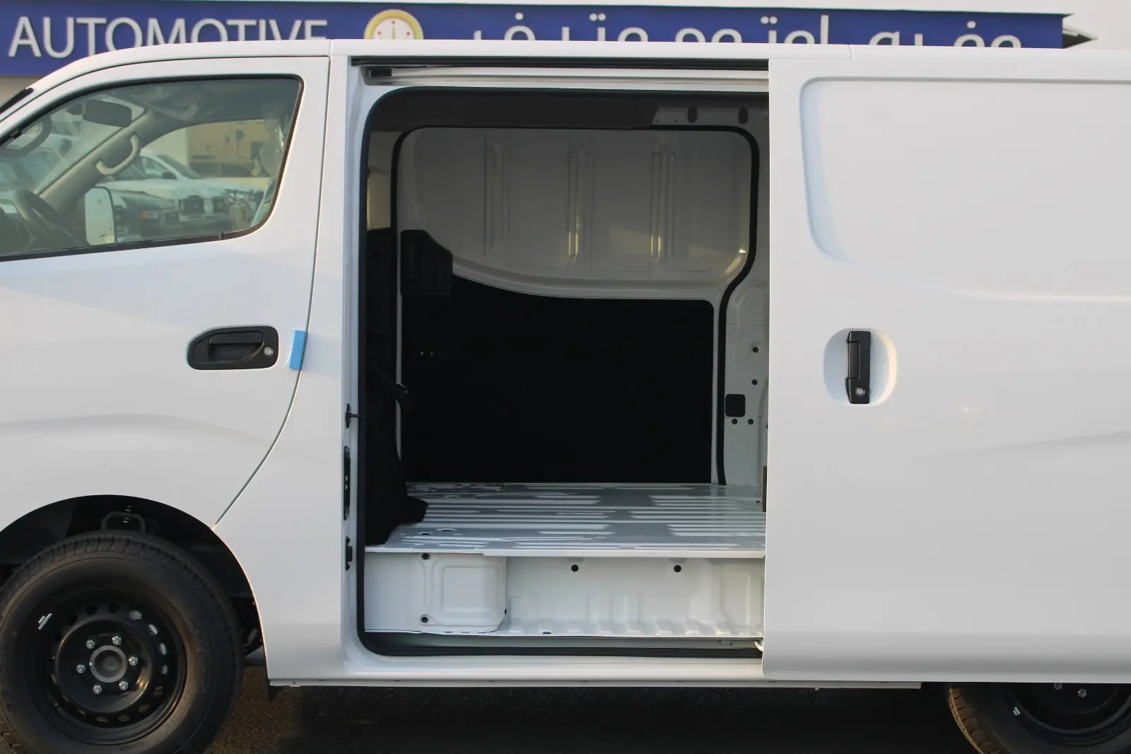 نيسان أورفان 2025 2.5L