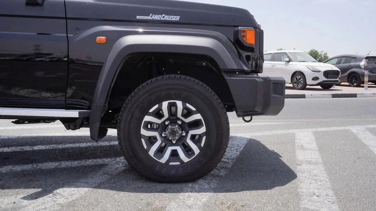 Toyota Land Cruiser 70 2025 4L