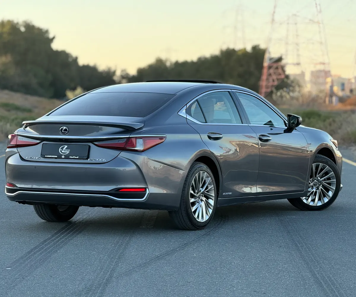 Lexus ES 2020
