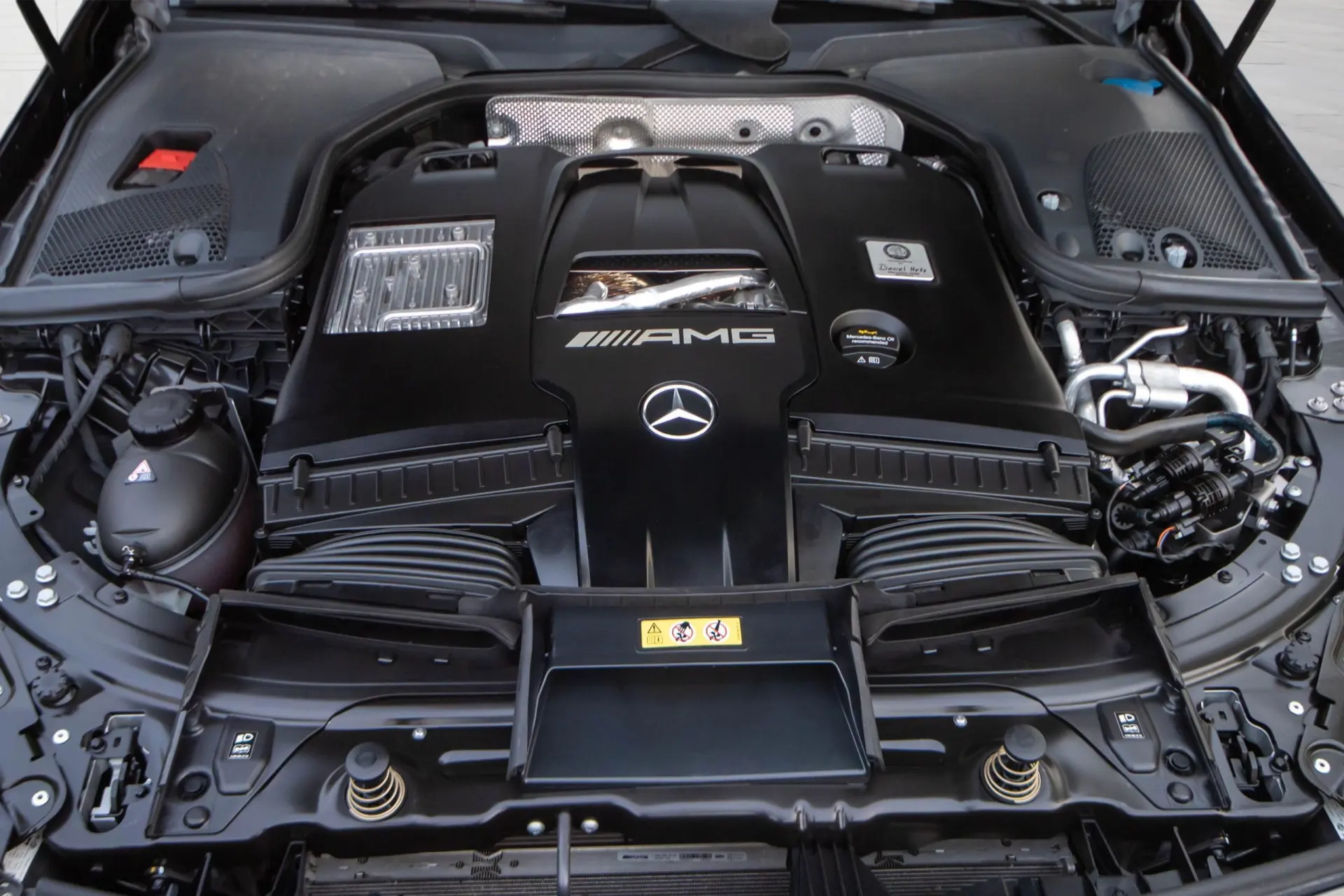 Mercedes Benz AMG GT 2023