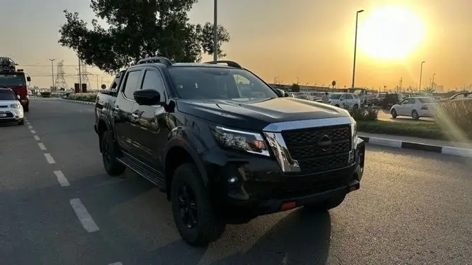 نيسان نافارا 2023 2.3L