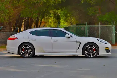 Porsche Panamera 2011 4.8L