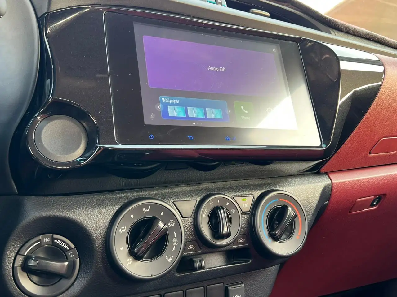 تويوتا هيلوكس 2024