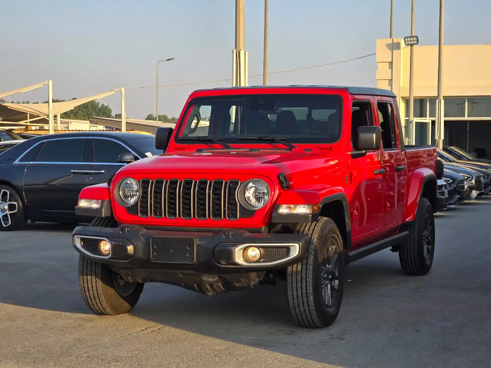 جيب جلادياتور 2025