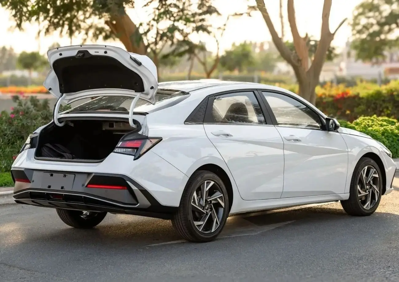 Hyundai Elantra 2025