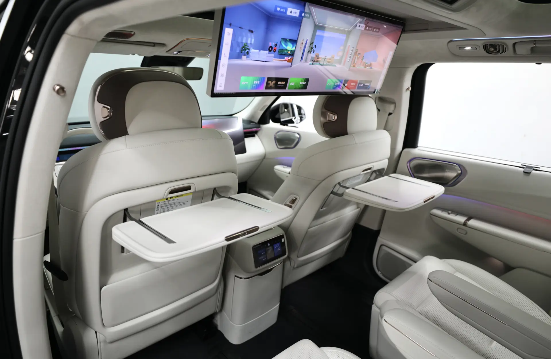 Lynk & Co 900 2025 2L