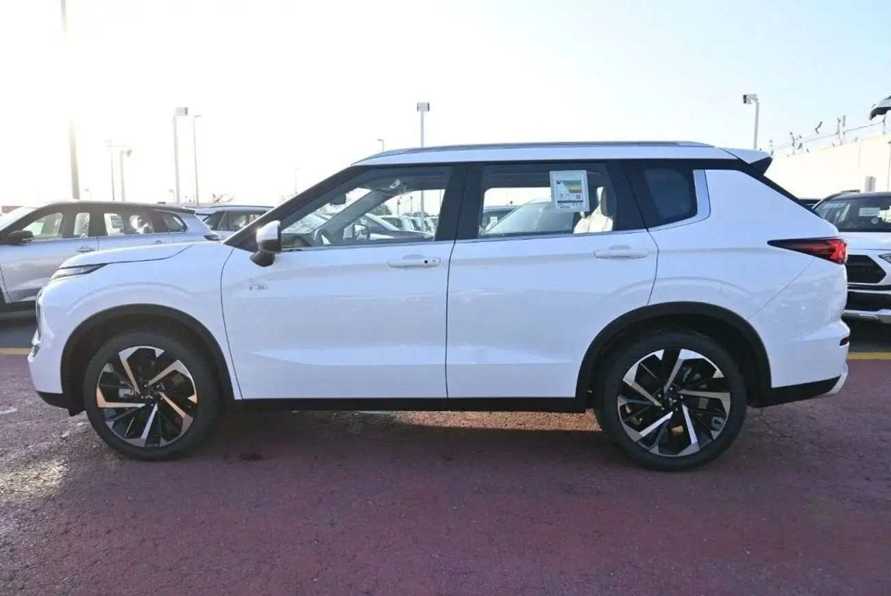 ميتسوبيشي آوتلاندر 2024 2.5L