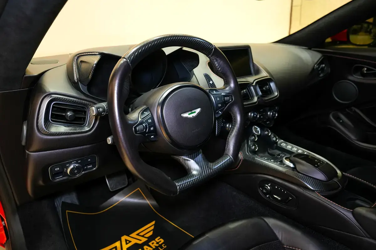 أستون مارتن فانتيج 2022