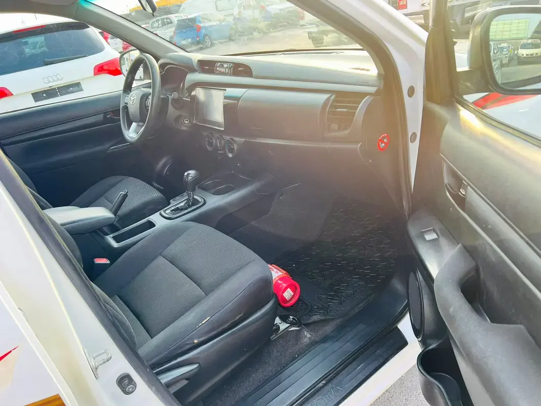 تويوتا هيلوكس 2021