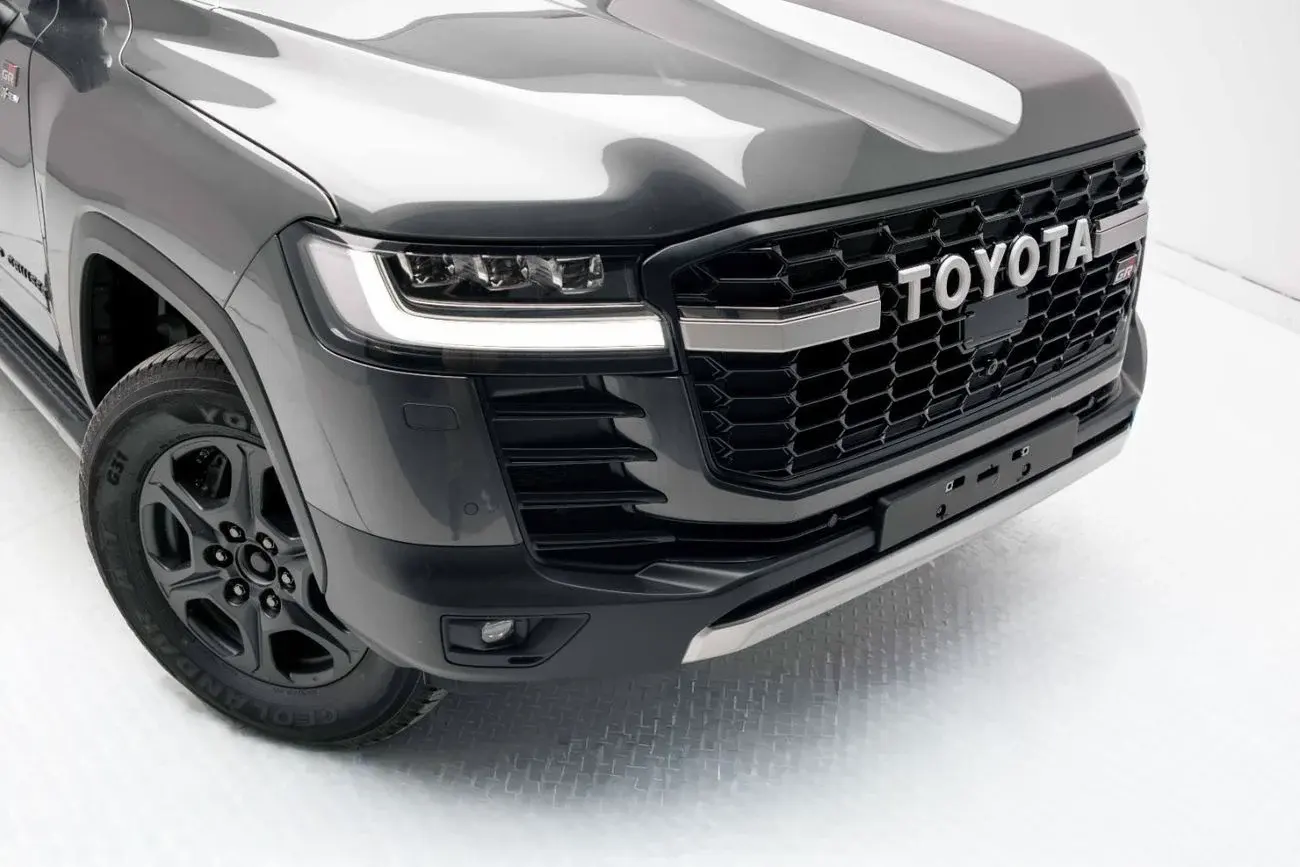 تويوتا لاند كروزر 2025