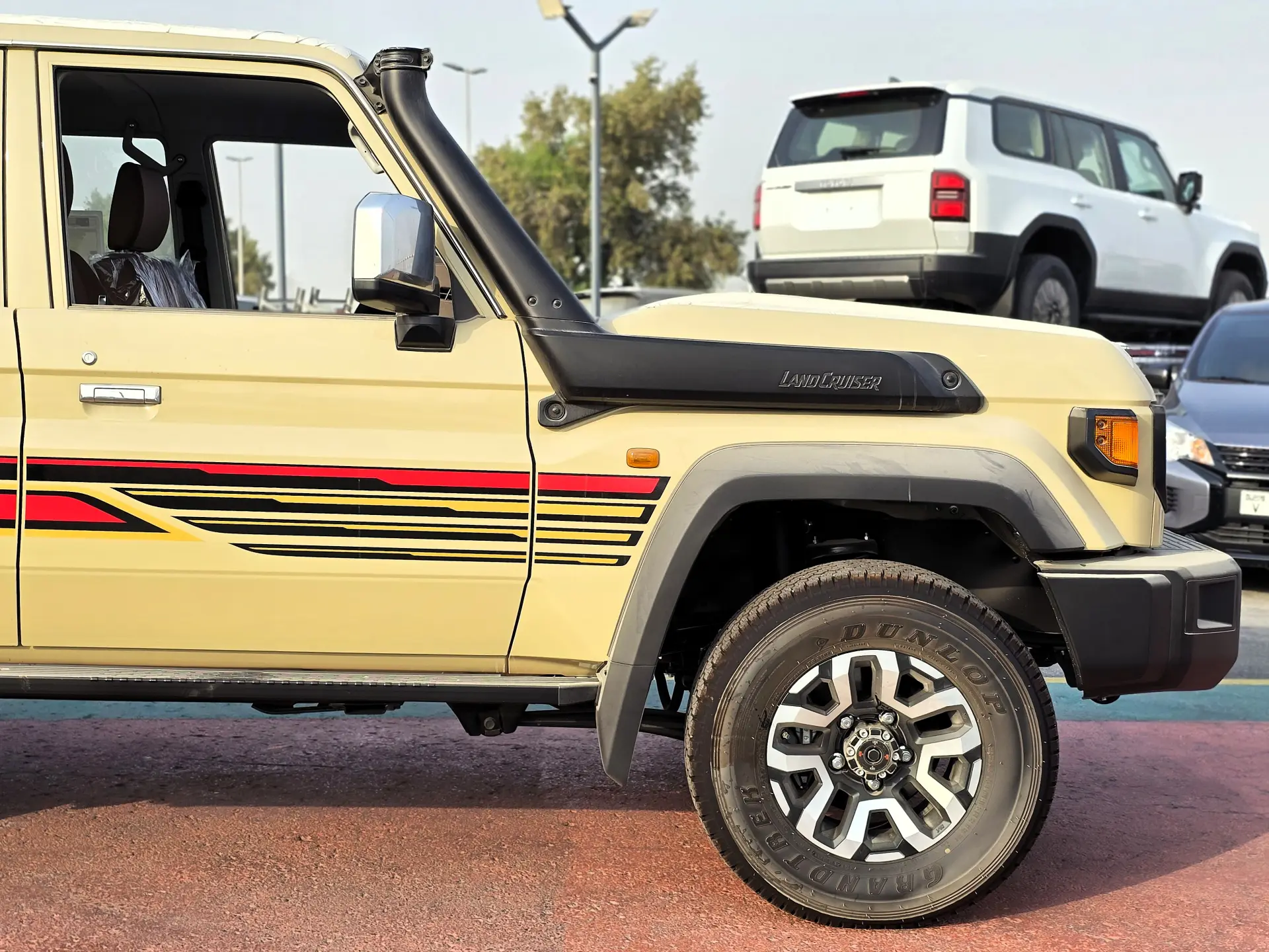 تويوتا لاند كروزر بيك آب 2025