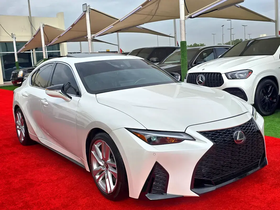 Lexus IS 2024