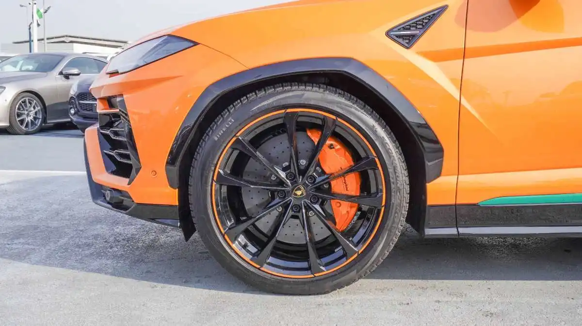 لامبورغيني اوروس 2020 4L