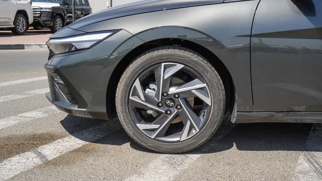 Hyundai Elantra 2025 1.6L