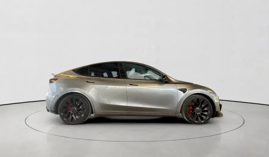 تسلا موديل Y 2024 undefinedL