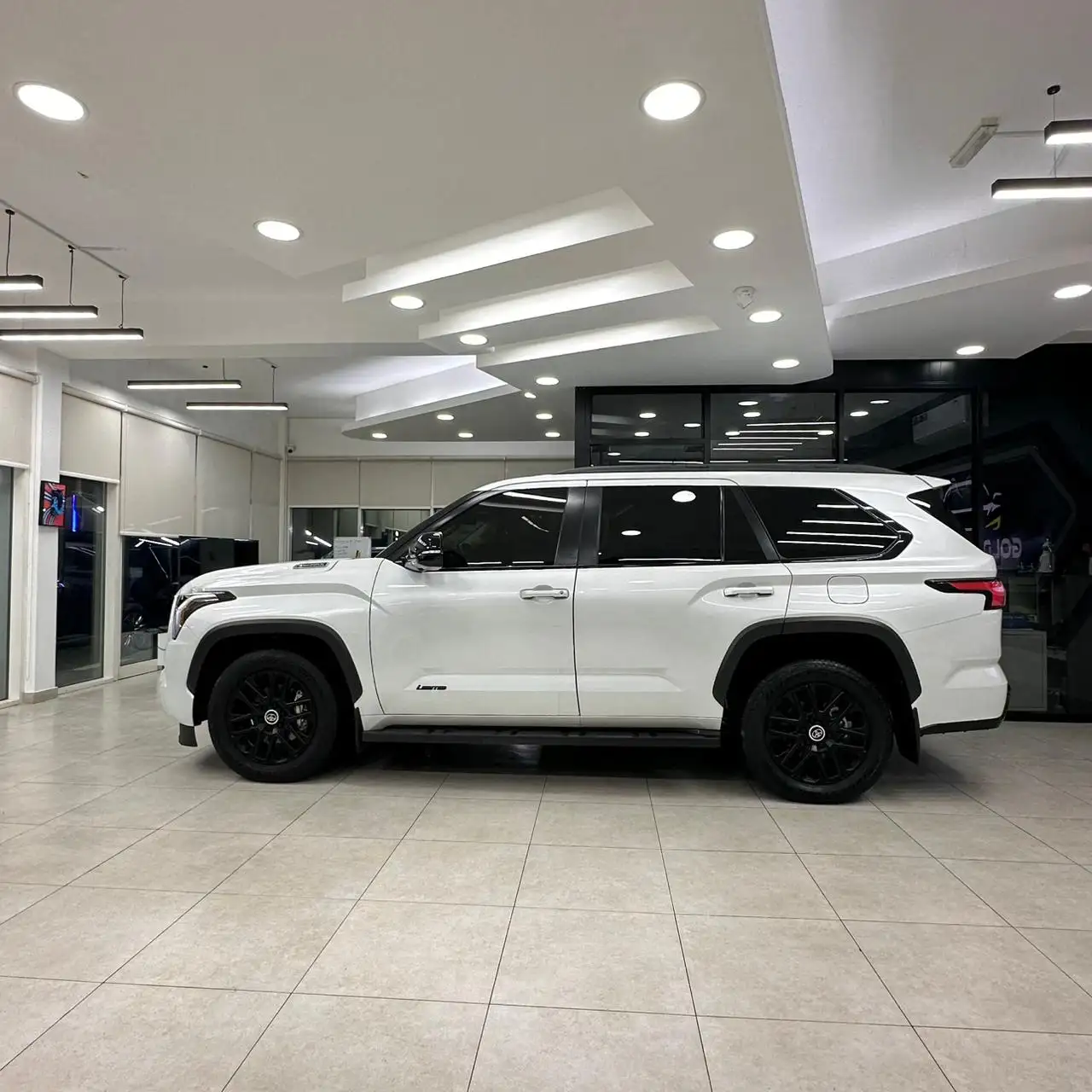 تويوتا سيكويا 2024 5.7L