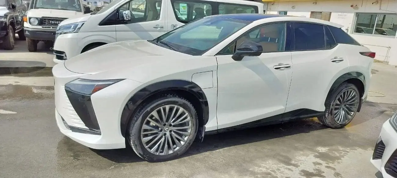 لكزس RZ 2023 undefinedL