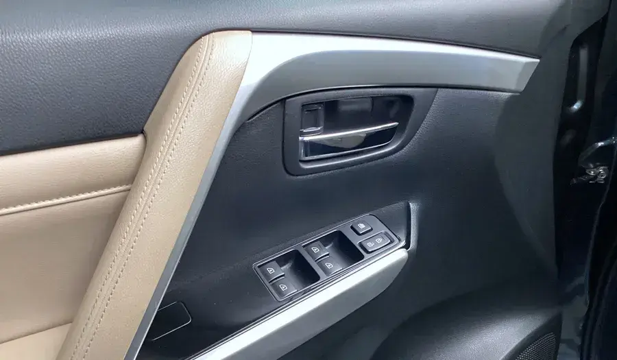 Mitsubishi Montero 2023