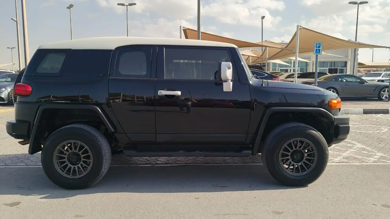 تويوتا اف جي كروزر 2016