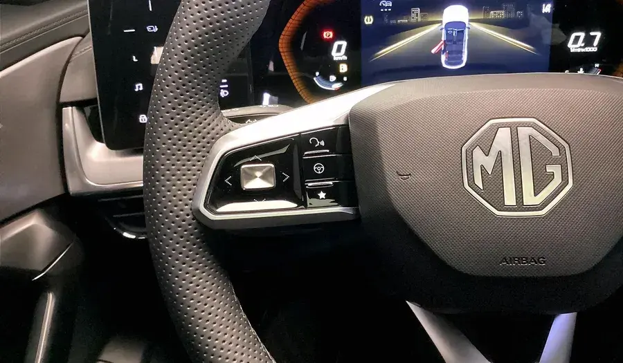 أم جي وان 2025