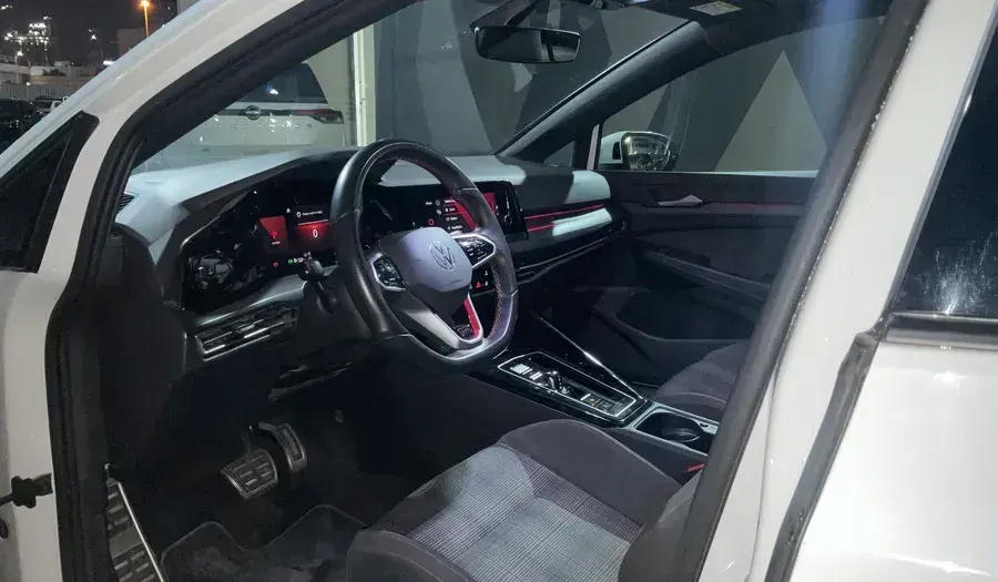 فولكس واجن جولف 2024