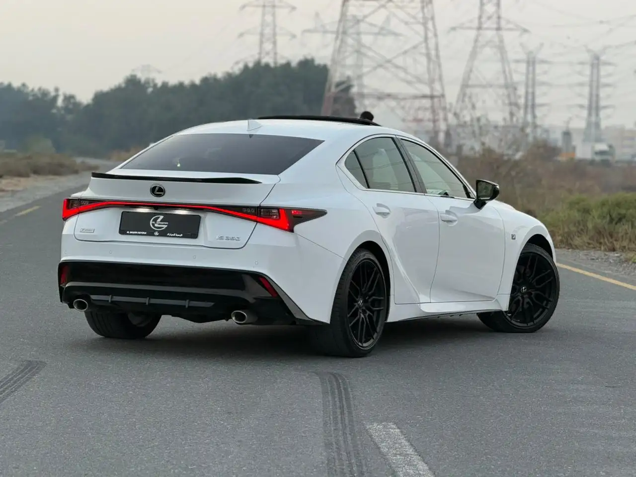 لكزس IS 2021
