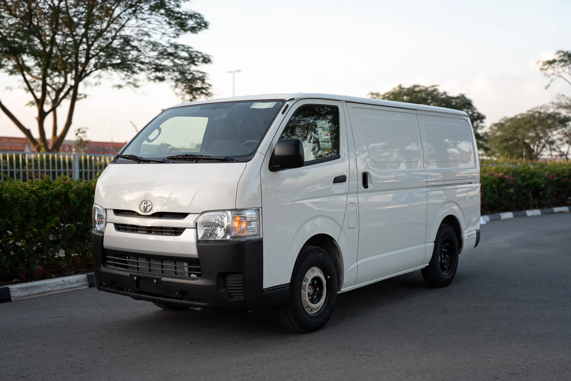 Toyota Hiace 2025 2.7L