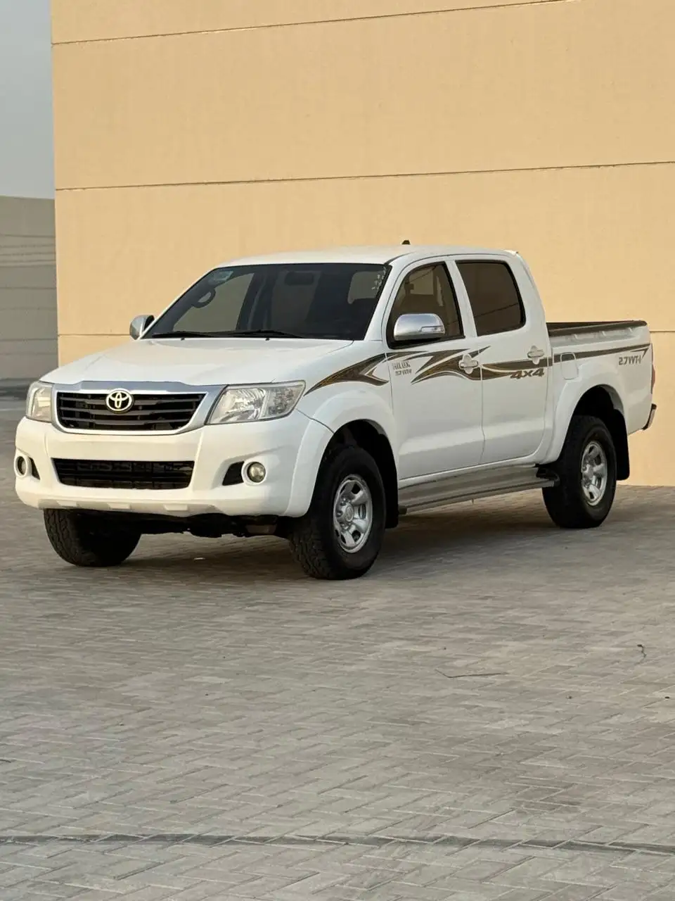 تويوتا هيلوكس 2015 2.7L