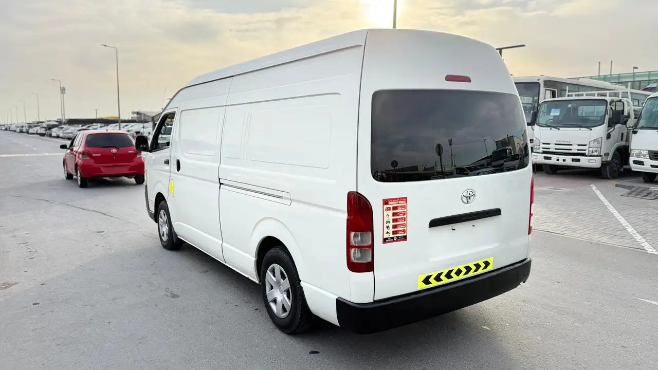 Toyota Hiace 2012 3.5L