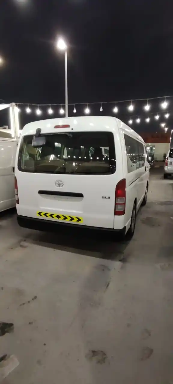 Toyota Hiace 2015