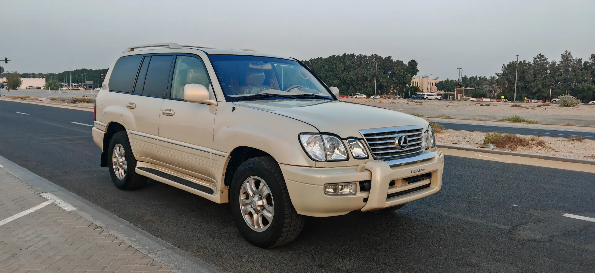 Lexus LX 2004
