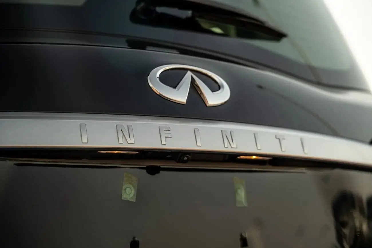 إنفينيتي QX80 2023 5.6L