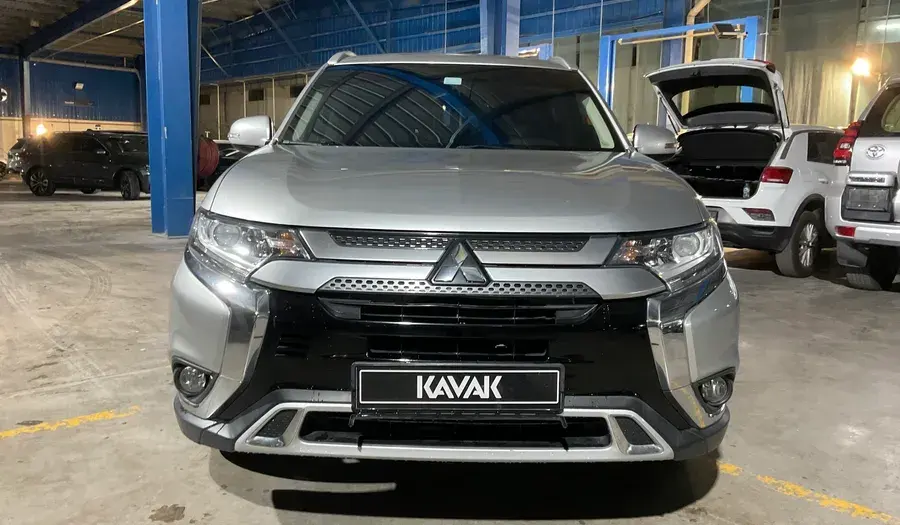 Mitsubishi Outlander PHEV 2020