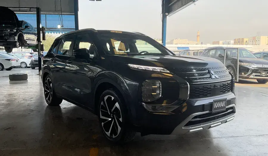 ميتسوبيشي أوتلاندر فيف 2025