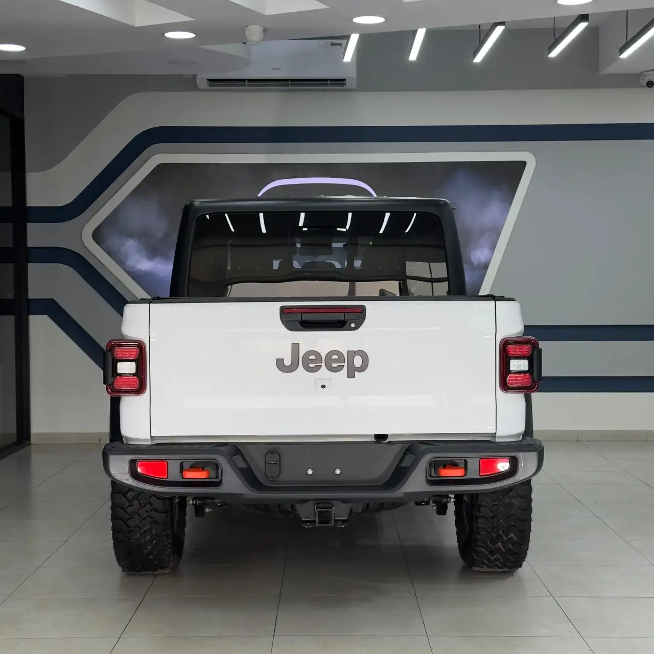 جيب جلادياتور 2025 3.6L