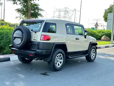 تويوتا اف جي كروزر 2023