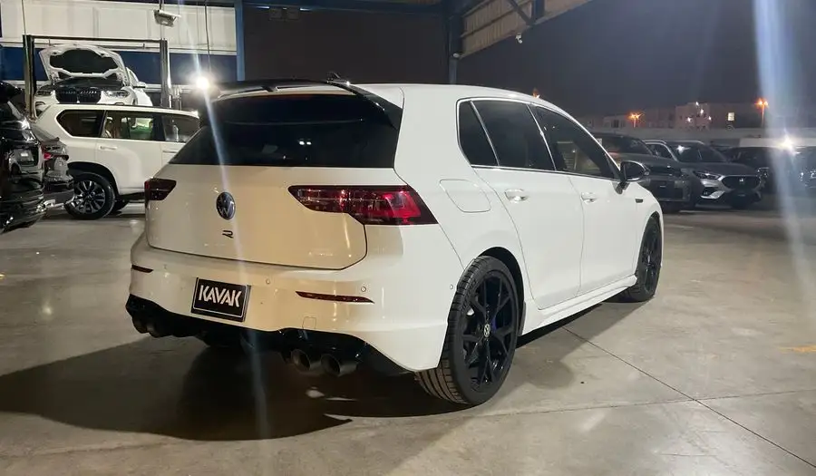 فولكس واجن جولف ار 2023