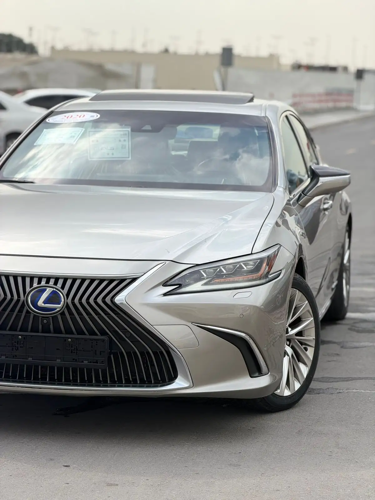 Lexus ES 2020 0.1L