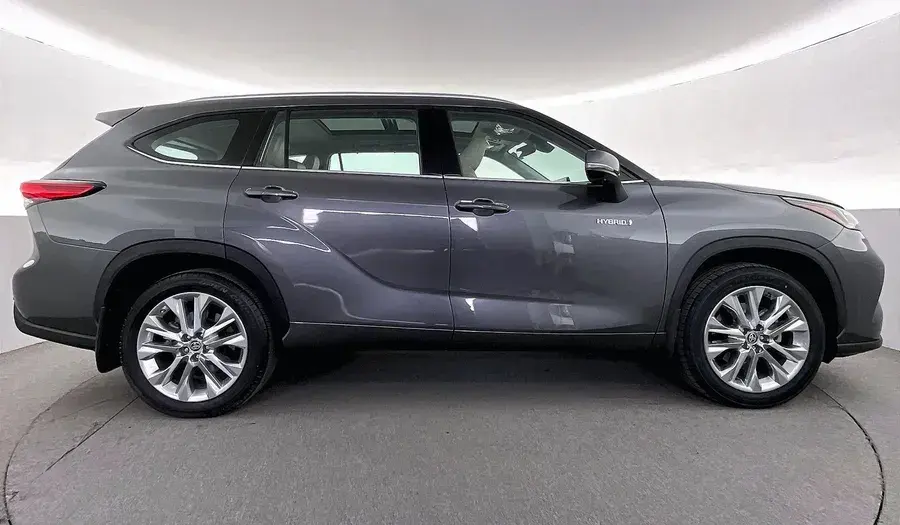 تويوتا هايلاندر 2023