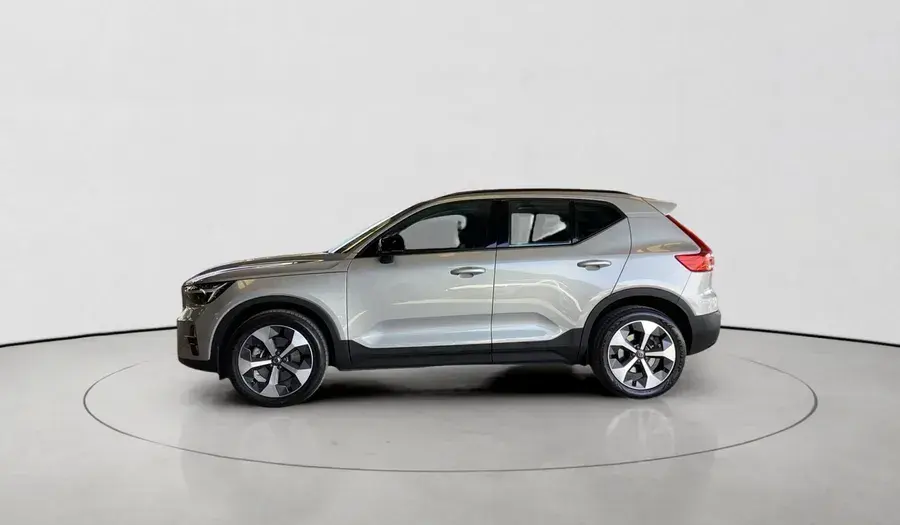 Volvo XC40 2023 2L