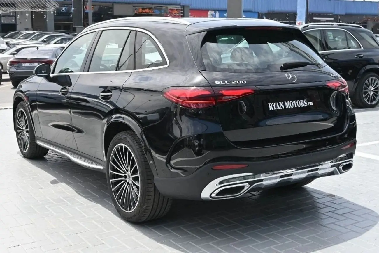 Mercedes Benz GLC Class 2024 2L