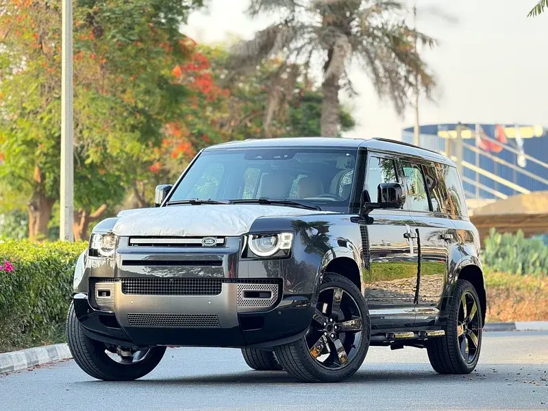 Land Rover Defender 2025