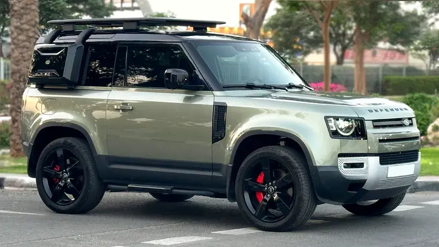 Land Rover Defender 2023