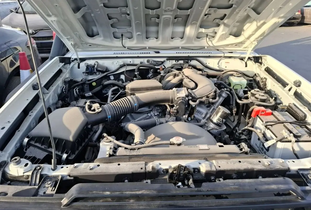 Toyota Land Cruiser 70 2025 4L