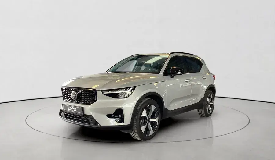 Volvo XC40 2023 2L