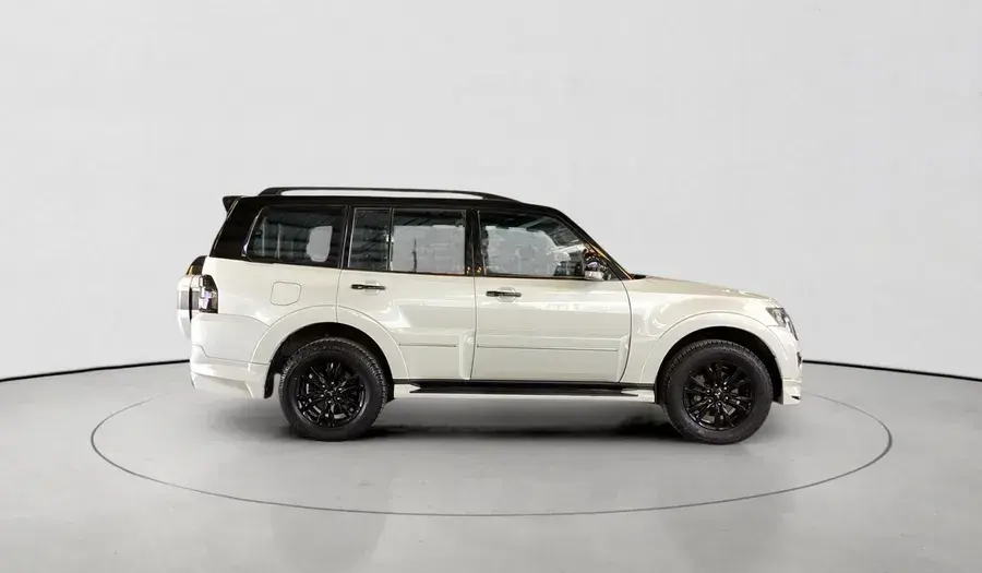 Mitsubishi Pajero 2020